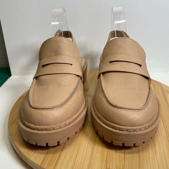 Torrid Women 9.5 WW Beige Sling Back Lug Loafers Gold Hardwear Preppy Chunky - Picture 6 of 9